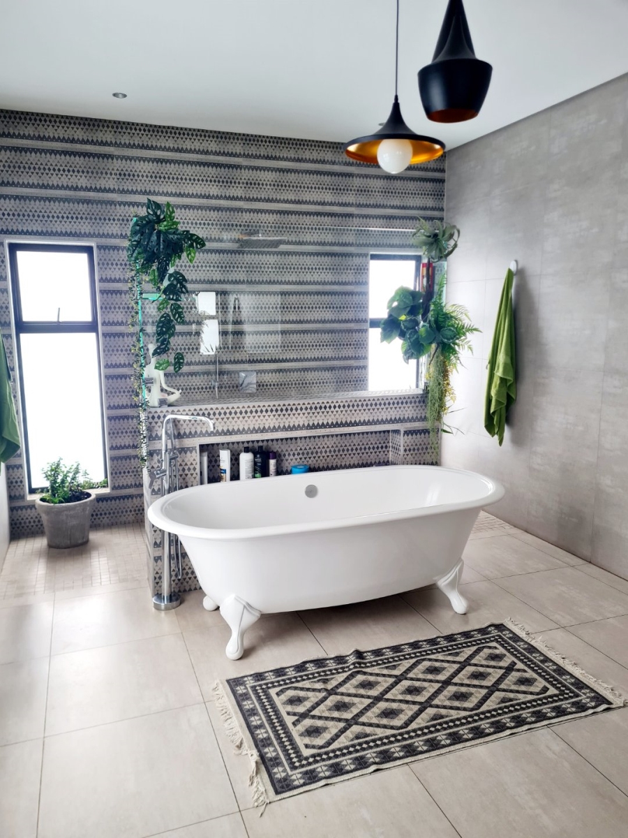 4 Bedroom Property for Sale in Heron Banks Golf Estate Free State